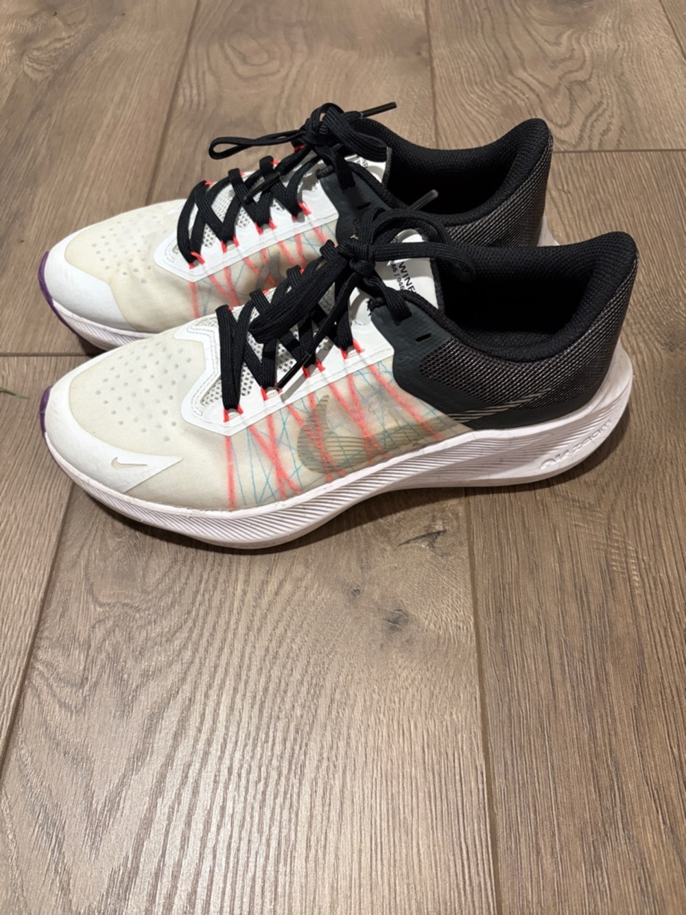 Nike Women's Zoom Winflo Running Sneakers 🤍